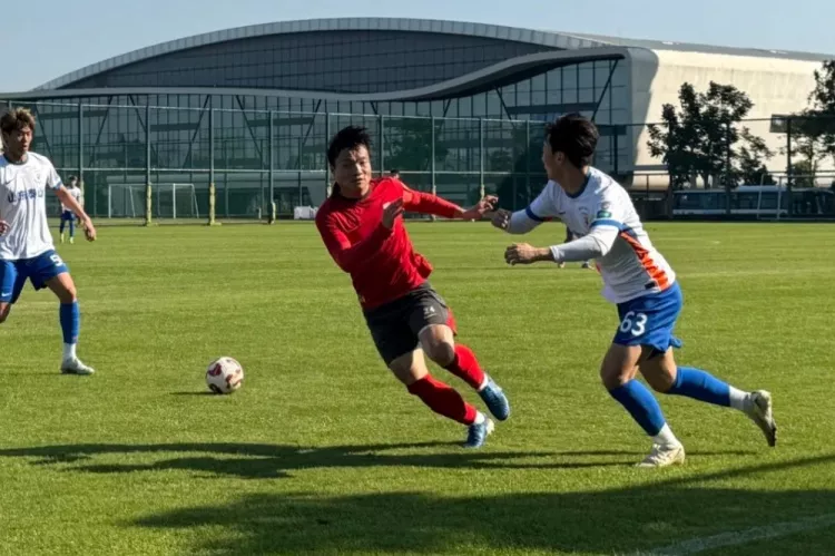 亚泰海口冬训首战告捷 两套阵容轮换2-0击败泰山B队