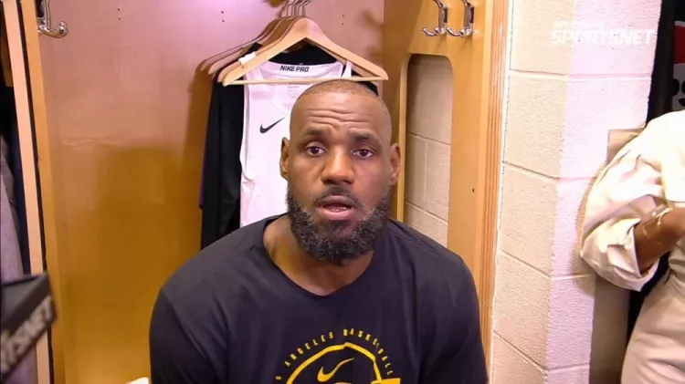 湖人末节仅1失误锁死火箭转换 詹姆斯点出制胜关键