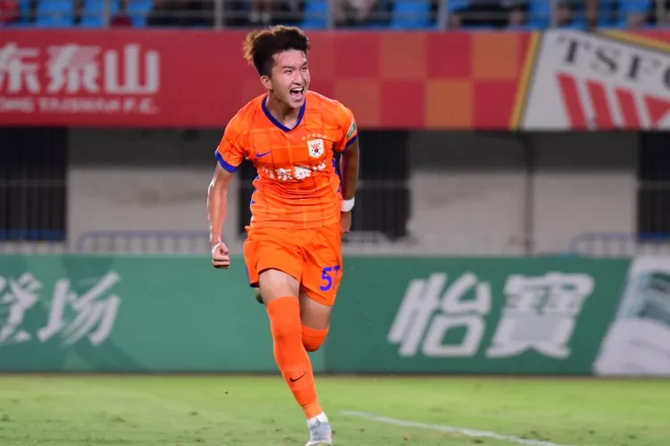 热身赛破门后确认离队 山东泰山06级前锋王昊斌租借广州豹