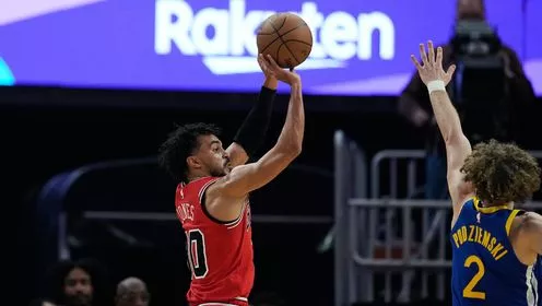 詹姆斯连续7场出手≤15次创生涯纪录 湖人同期6胜1负