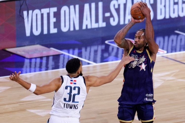 尼克斯背靠背西征洛杉矶 快船加兰首发激活三连胜