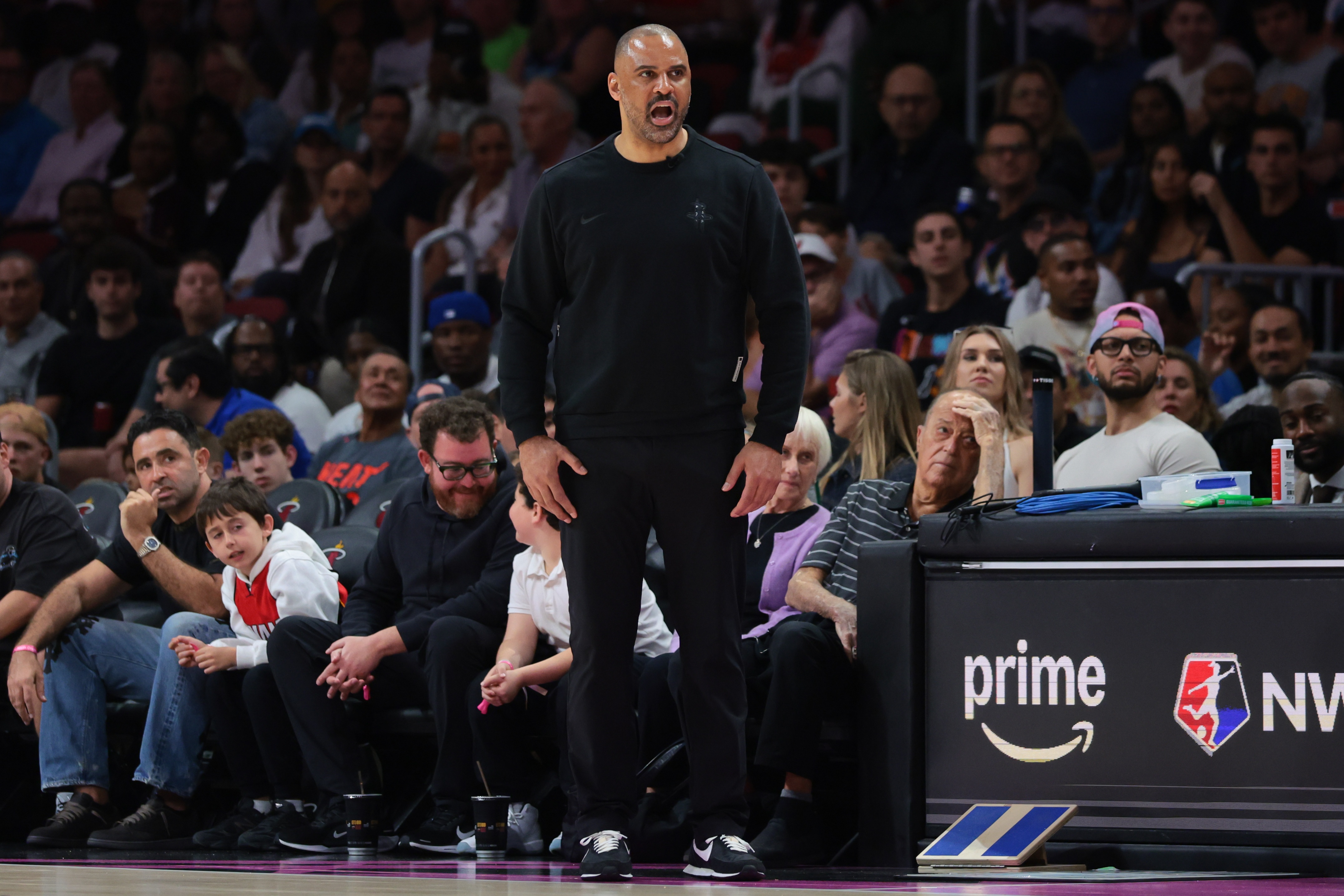 阿门场均3前板联盟第9 后卫篮板王补亚当斯空缺 阿门场均3前板联盟第9 后卫篮板王补亚当斯空缺