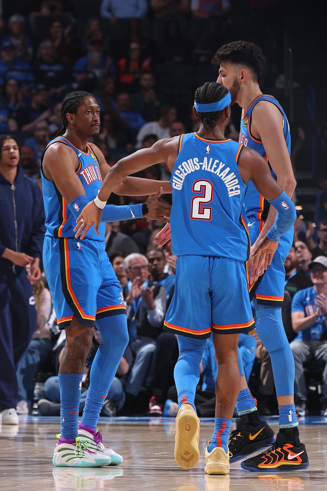 雷霆锁定50胜延续统治力 马刺18季王朝纪录仍高悬