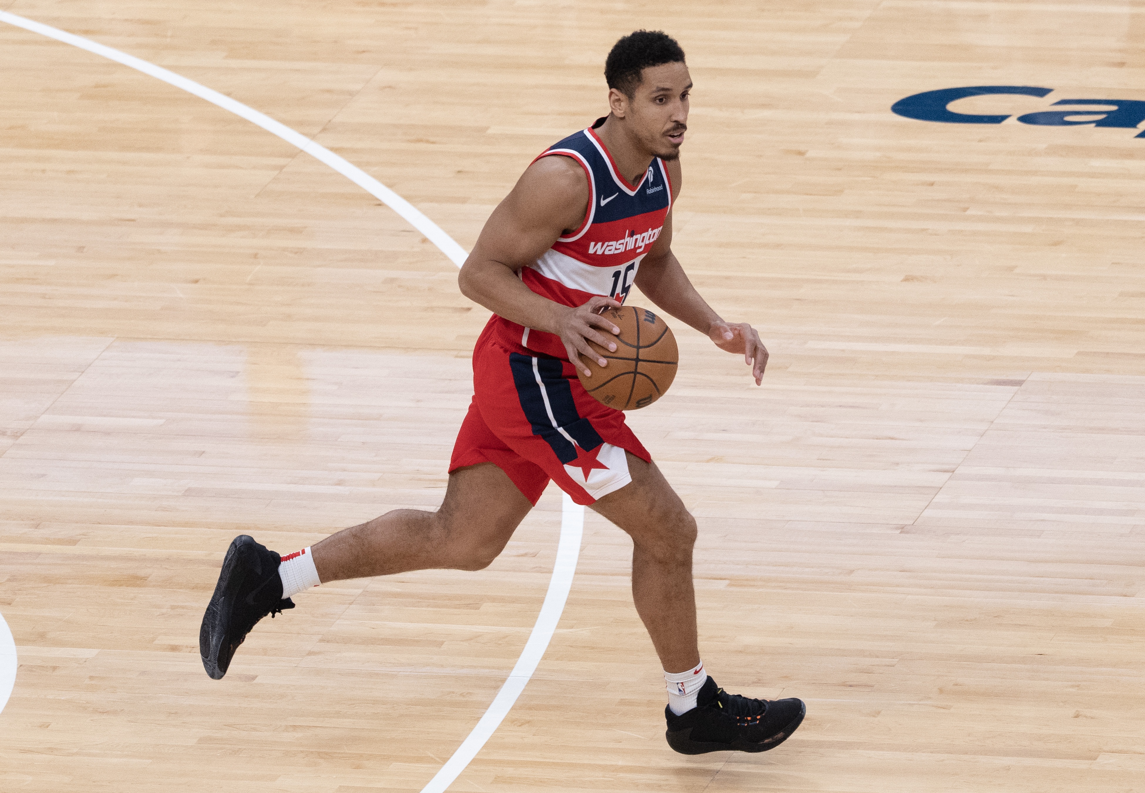 2025自由市场前瞻：詹欧领衔百人名单 薪资新规重塑格局