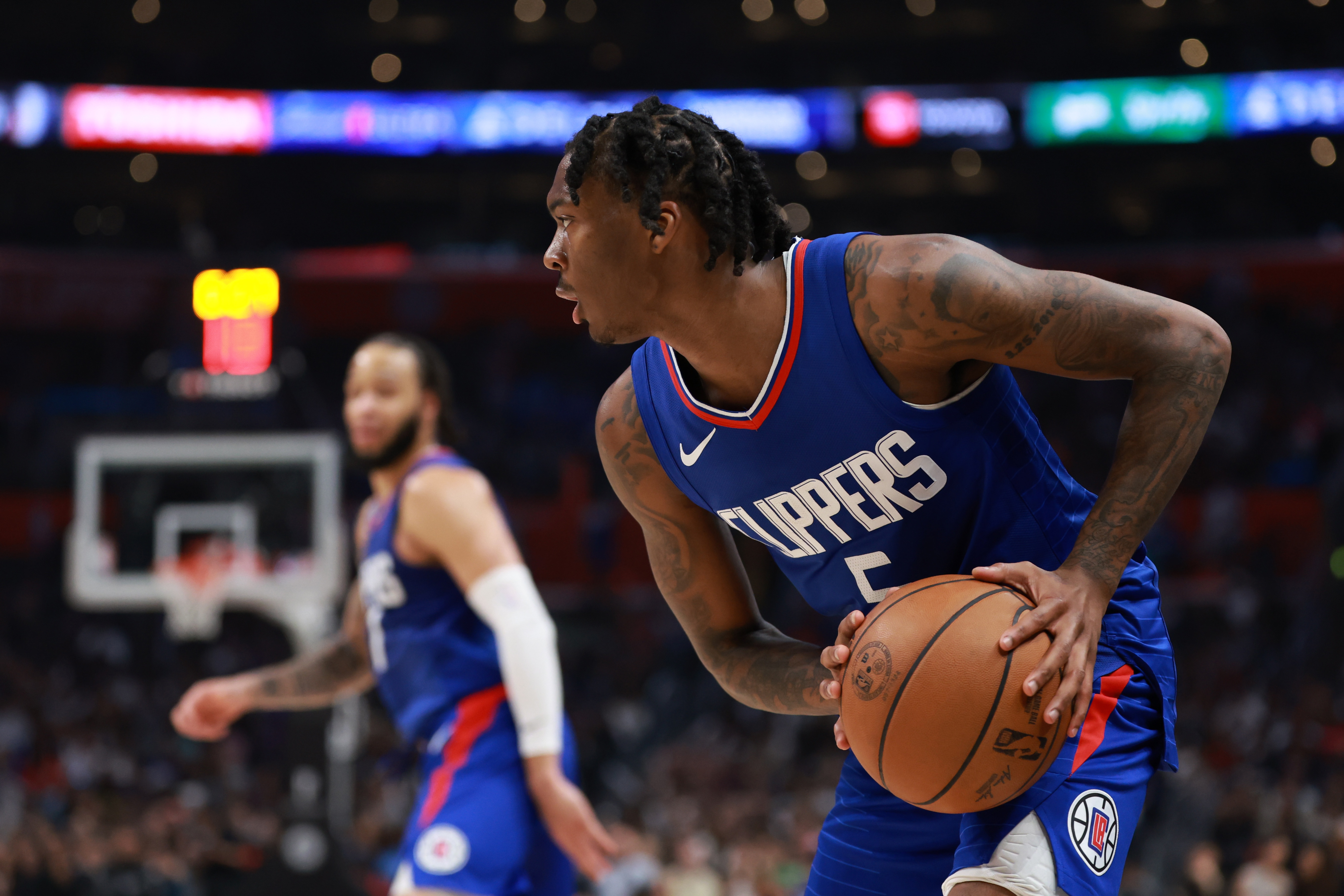 2025自由市场前瞻：詹欧领衔百人名单 薪资新规重塑格局