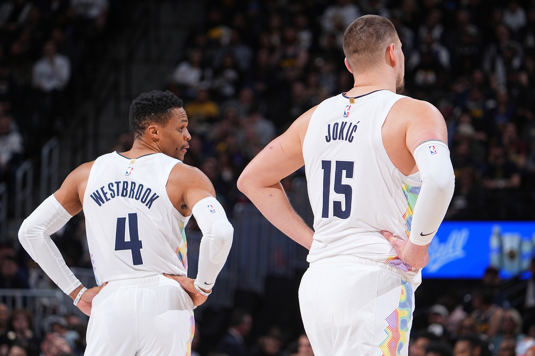 老鹰七连败防守崩盘 步行者火力全开主场告捷