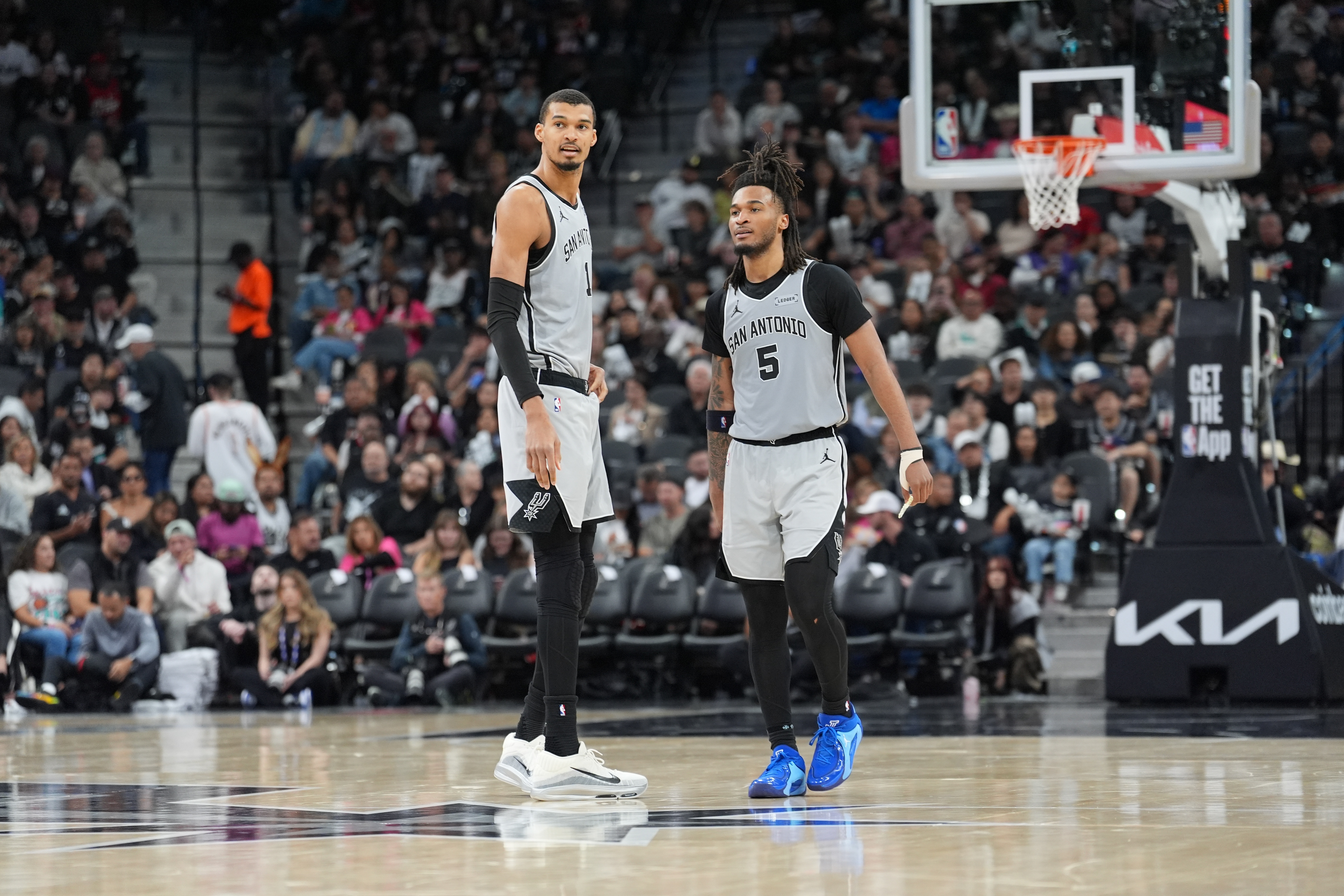 文班亚马出战成疑 评奖门槛下最后12场至多缺3场 文班亚马出战成疑 评奖门槛下最后12场至多缺3场