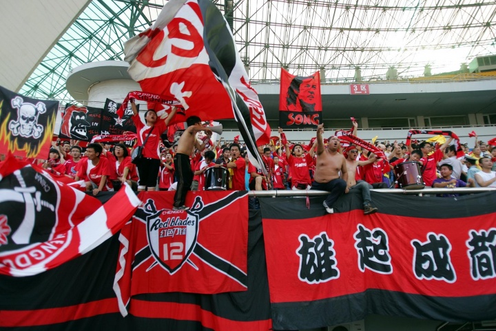 55868人创西南纪录 川渝德比史观下的铜梁龙绝平蓉城