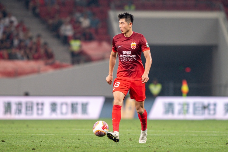 魏震眼部受伤缺席国足 海港中卫组合面临考验