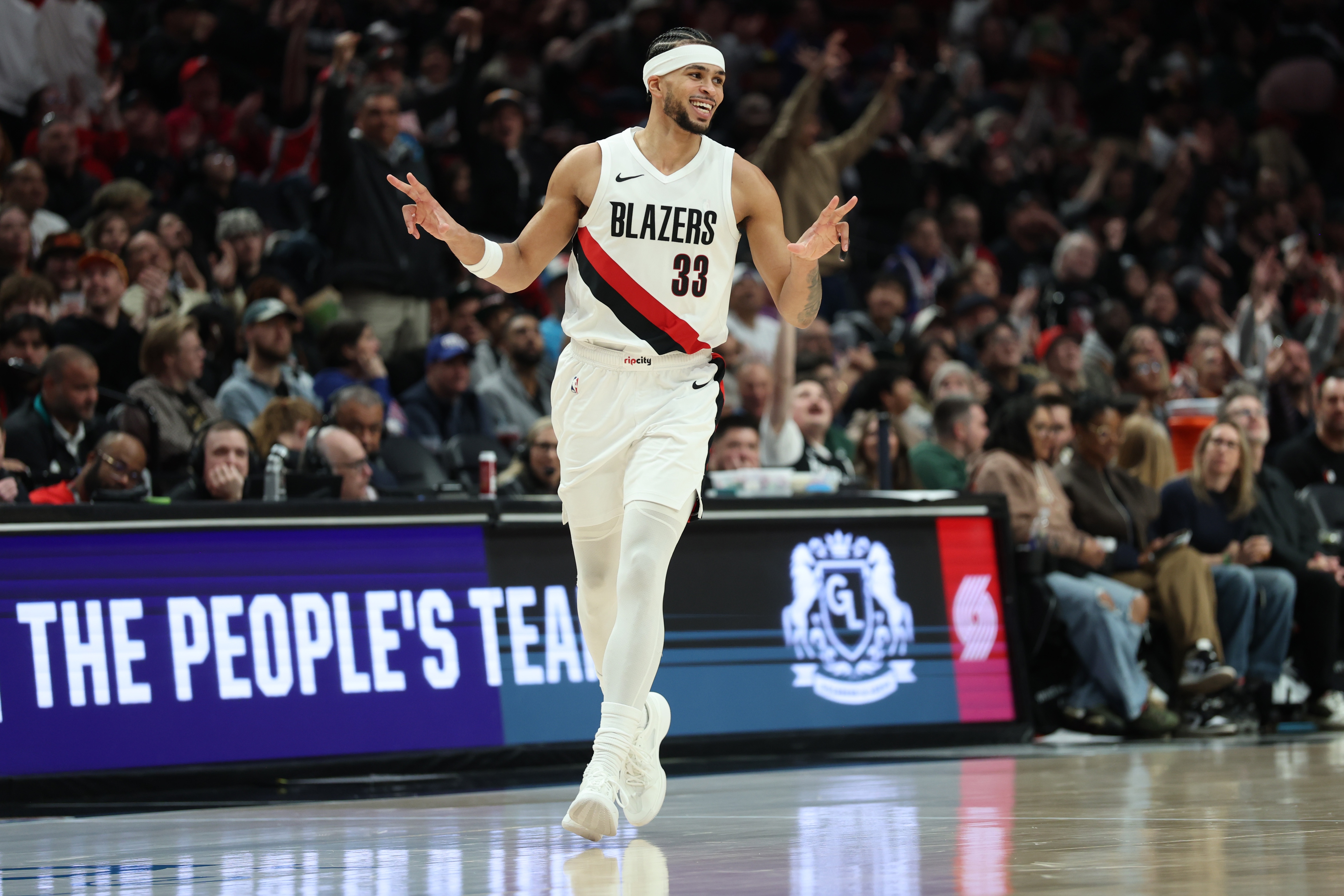 卡马拉12中10轰35分 复制拉希德·华莱士神迹