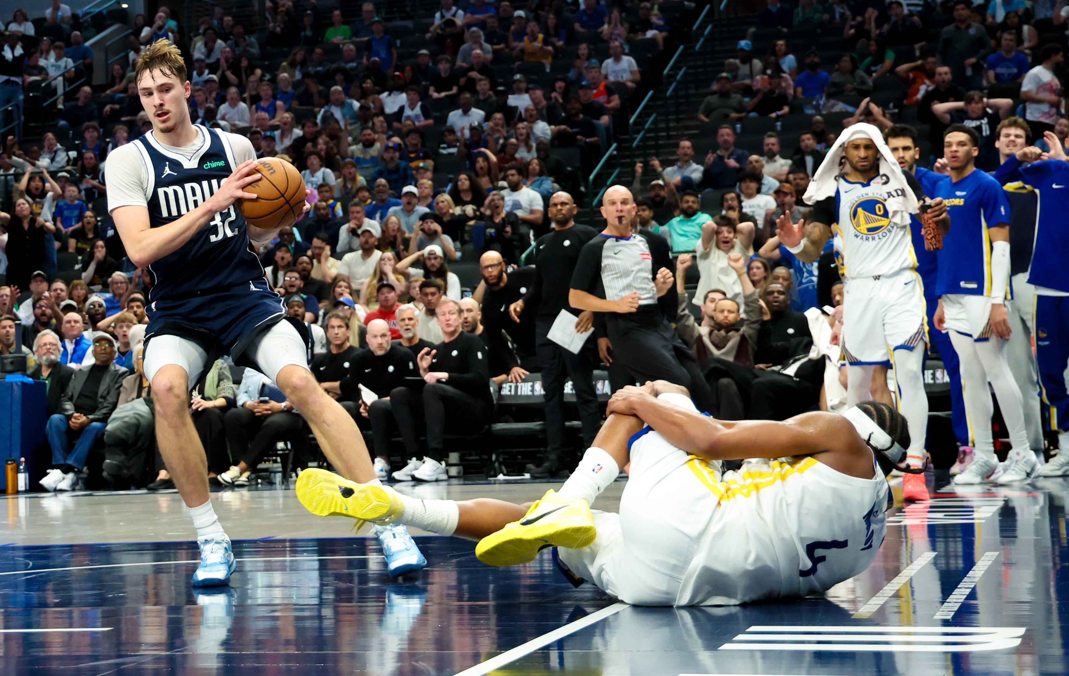 穆迪膝盖重伤离场 专家初步分析指向髌腱断裂或髌骨脱位