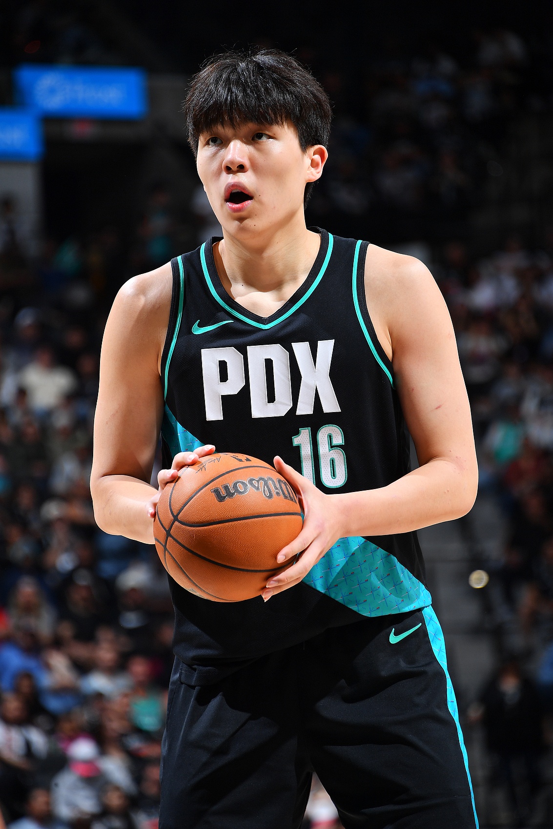 杨瀚森末节高效4+3 比赛思路转变获媒体人肯定