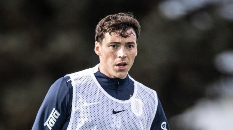 比尼亚斯谈世界杯席位竞争：平静对待 贝尔萨体系要求高强度