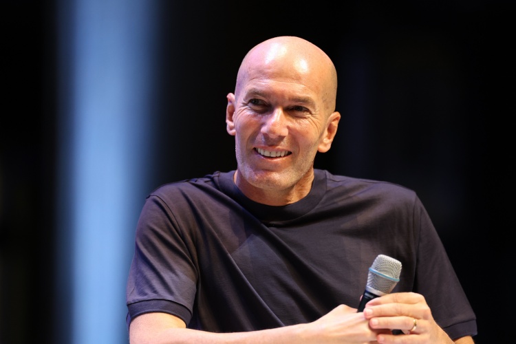 罗滕炮轰迪亚洛沟通策略 要求法国足协明确齐达内上任时间