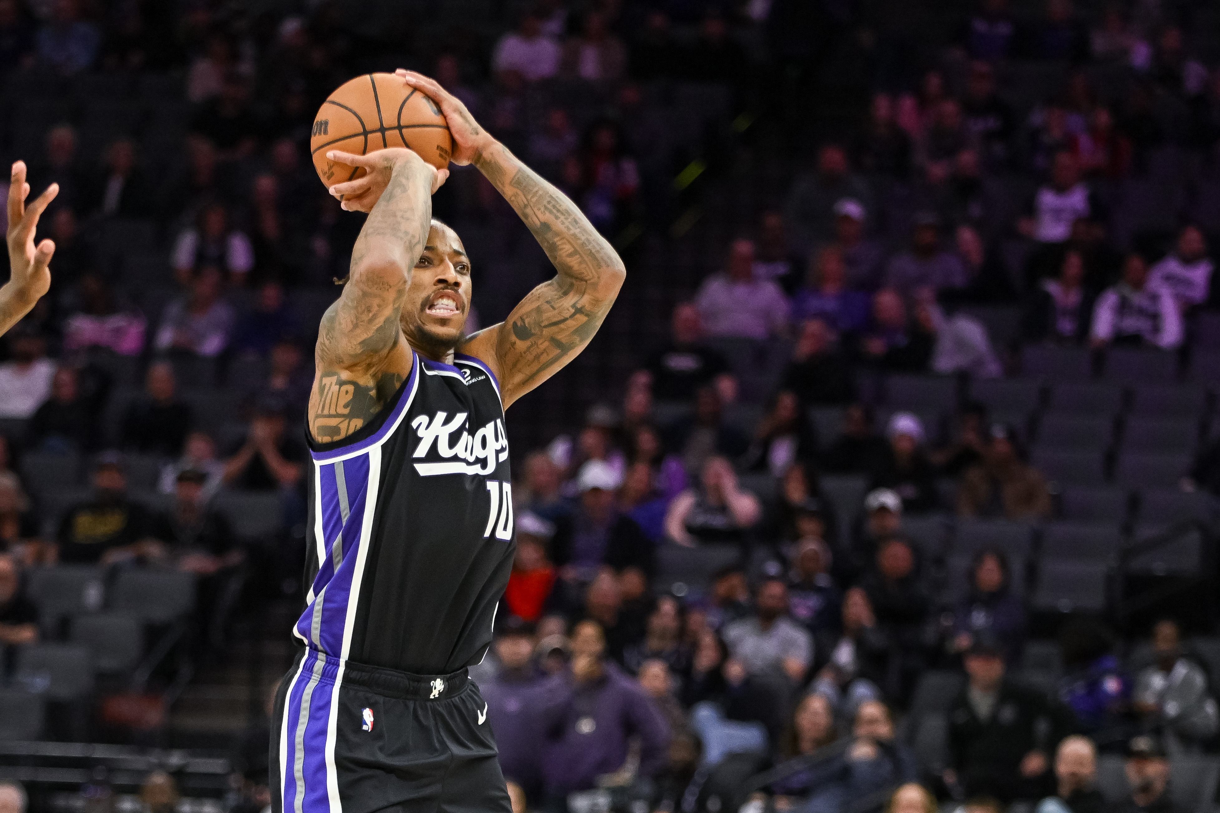 勒布朗·詹姆斯常规赛总得分突破43000分 现役追赶者需跨越漫长赛季