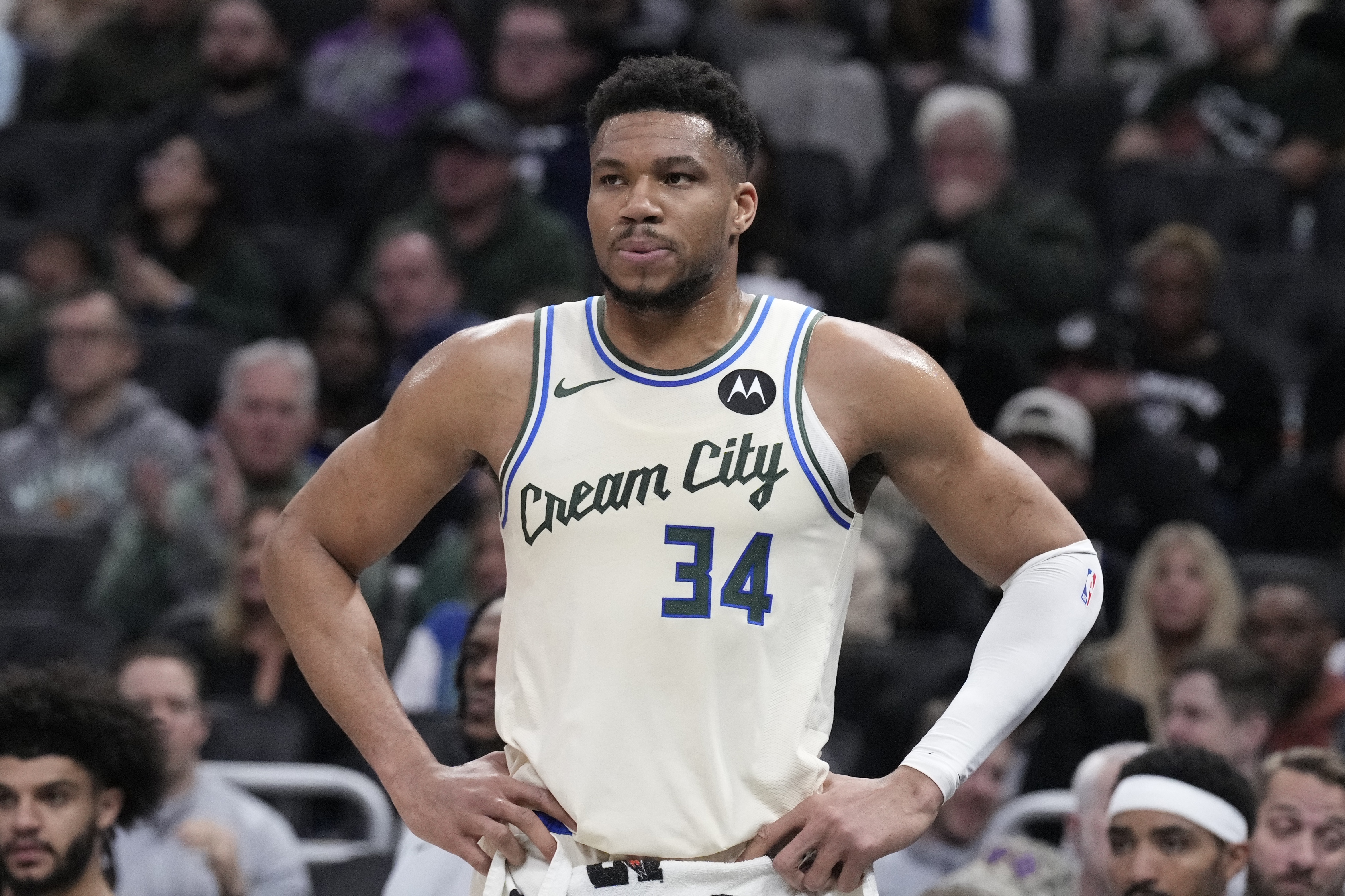 字母哥复出意愿与球队立场冲突 NBPA介入调查雄鹿轮休决策