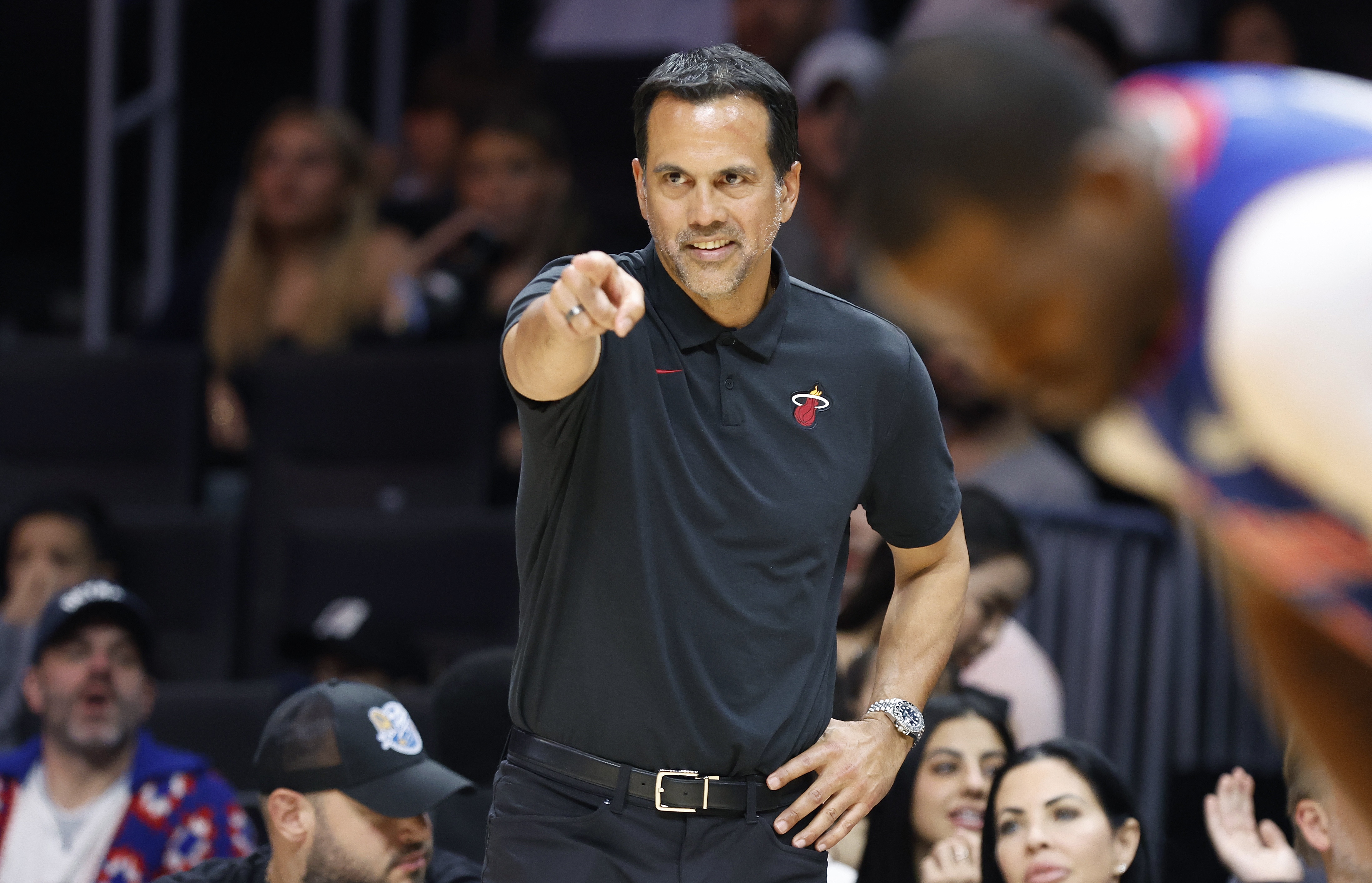 斯波驳斥阿德巴约竞争精神论 直言连败期是考验真相时刻