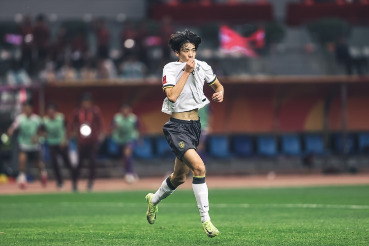 朱鹏宇赛前崴脚退出U23国足 杜月徵紧急入替成唯一高点