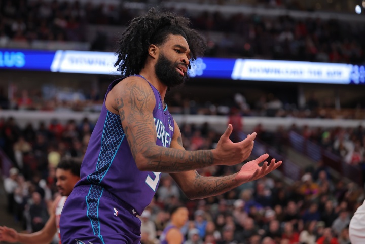 约基奇23+17+17准三双压哨绝杀 米切尔42分空砍