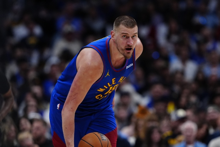 约基奇23+17+17准三双压哨绝杀 米切尔42分空砍