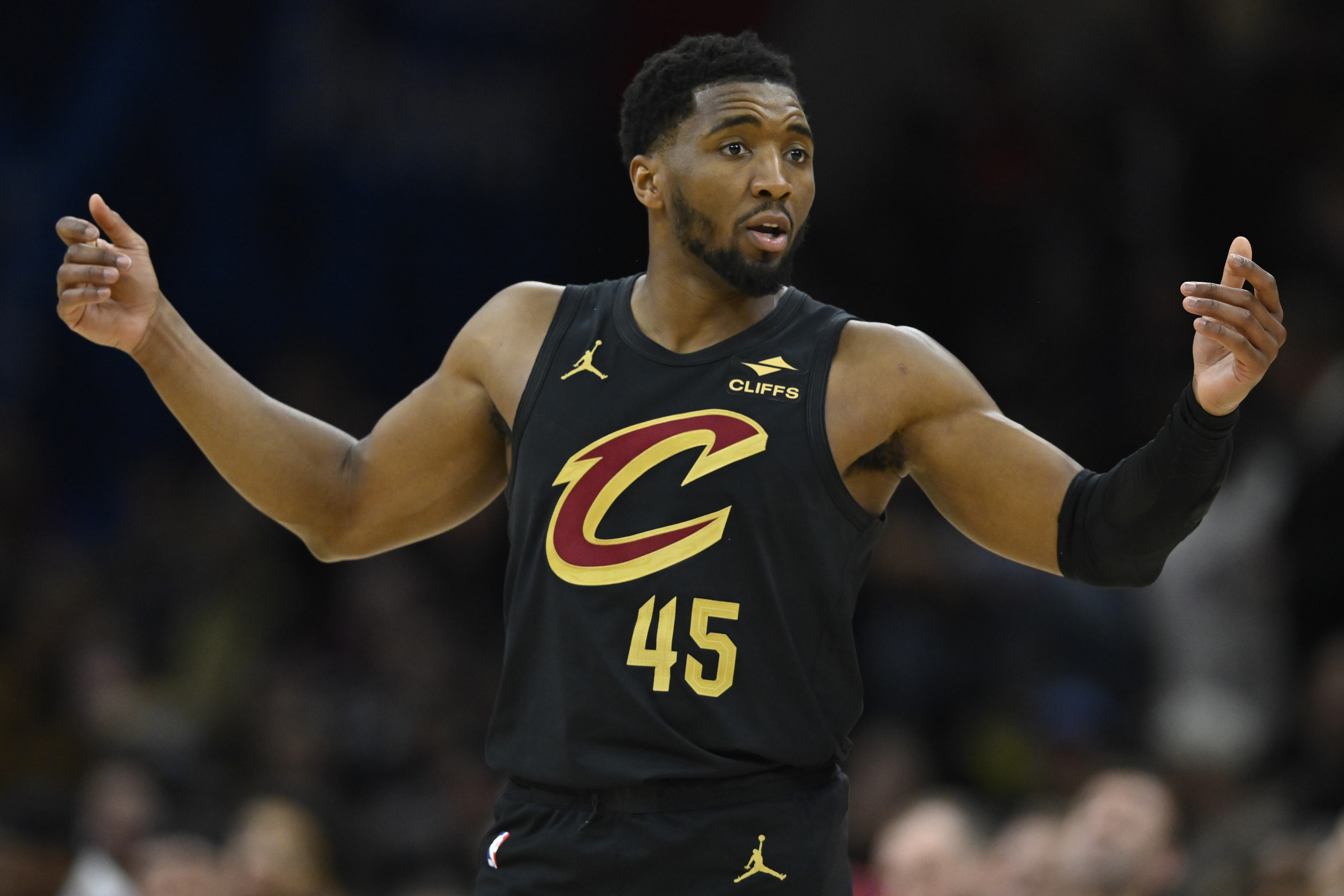 米切尔42分骑士险胜魔术 赛后直言防守仍有提升空间