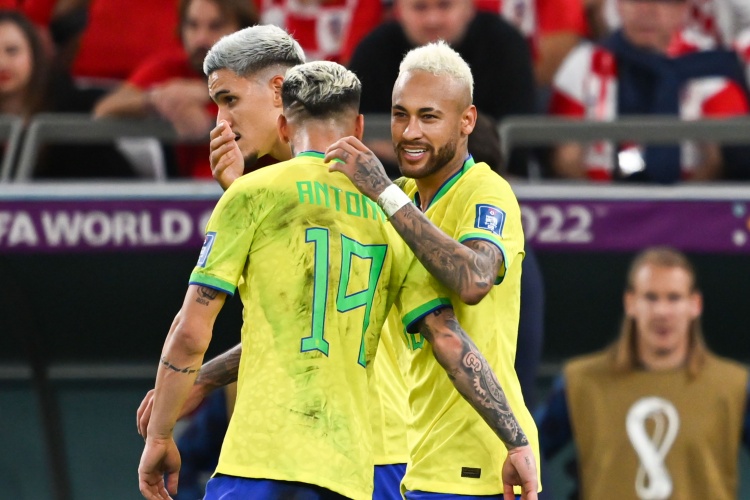 前巴西国脚卡萨格兰德炮轰内马尔 称其无资格被征召