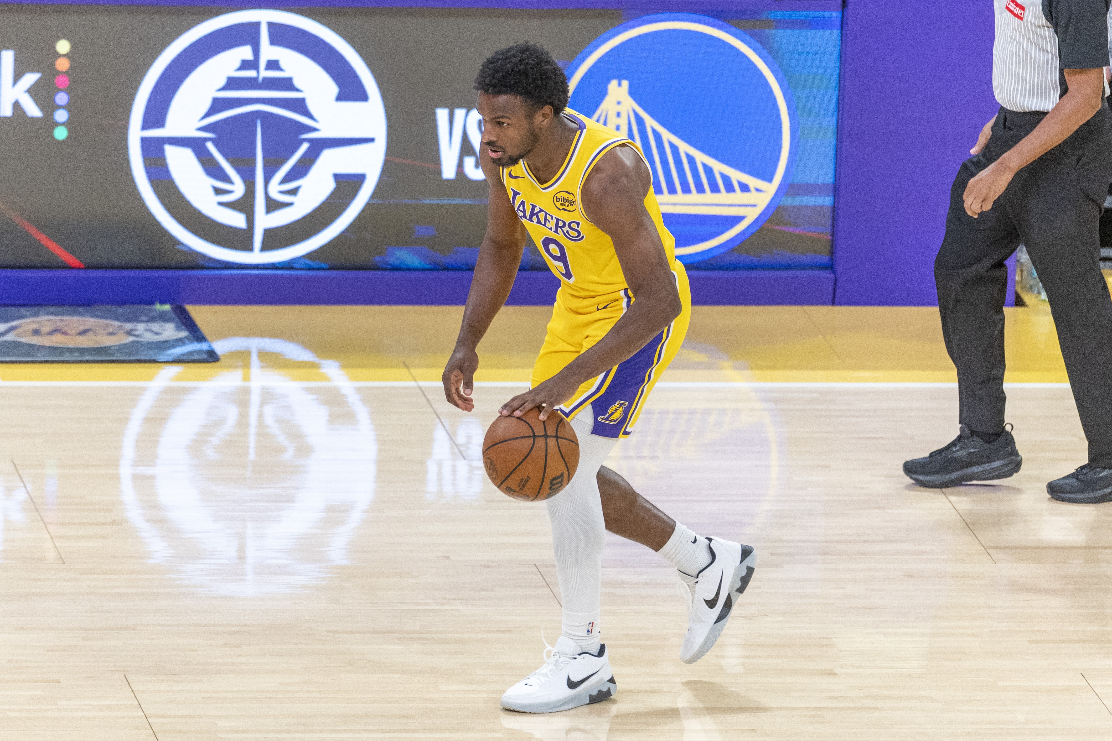 里夫斯评布朗尼关键跳投 称其只需经验积累 里夫斯评布朗尼关键跳投 称其只需经验积累