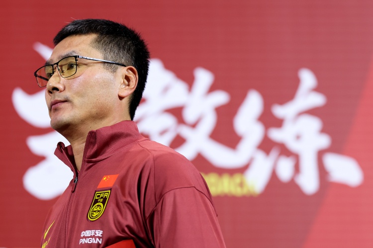 邵佳一专访直面世界杯目标 详解国足教练组现代化分工