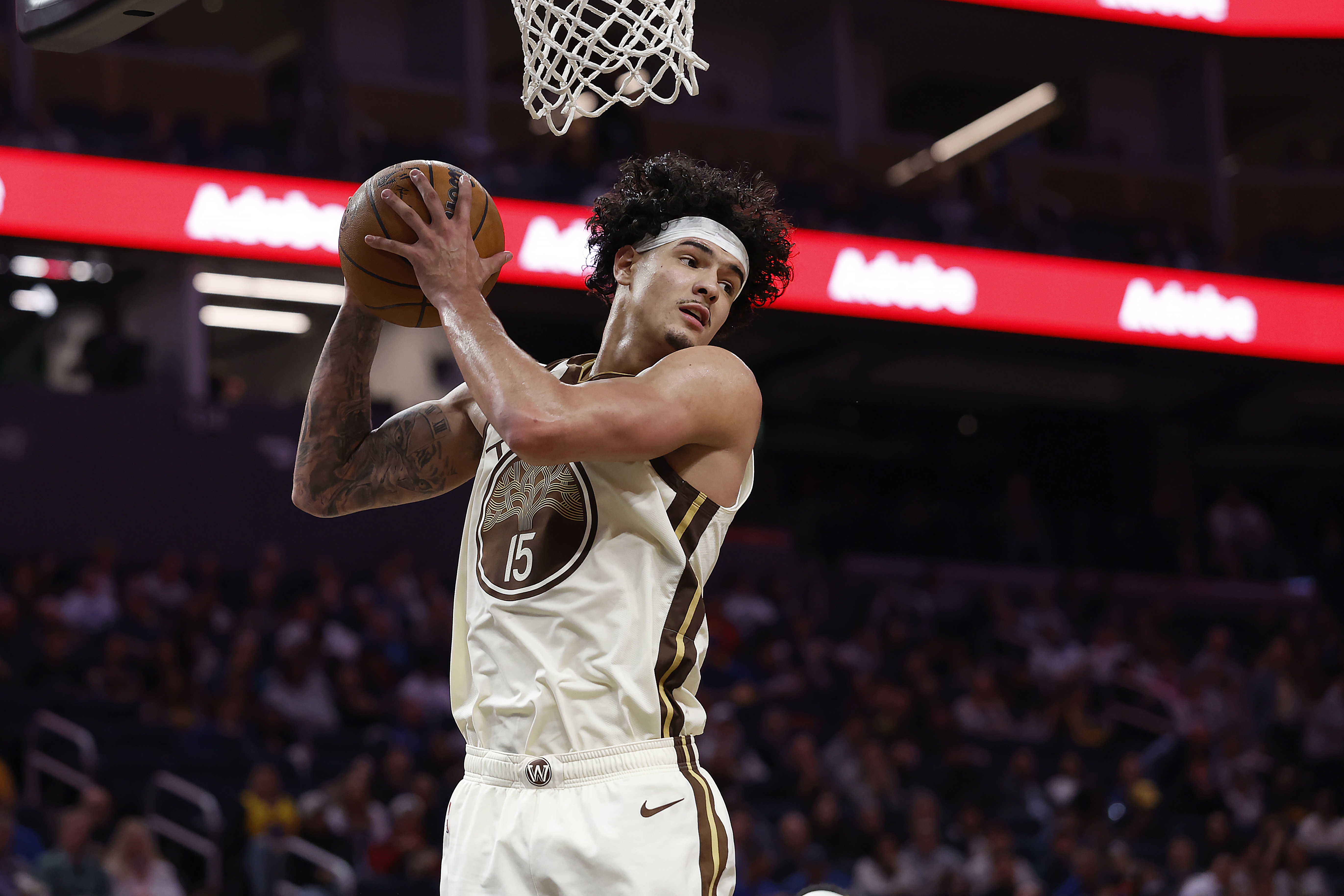 科尔确认桑托斯进入轮换 新秀31分生涯夜成勇士险胜关键