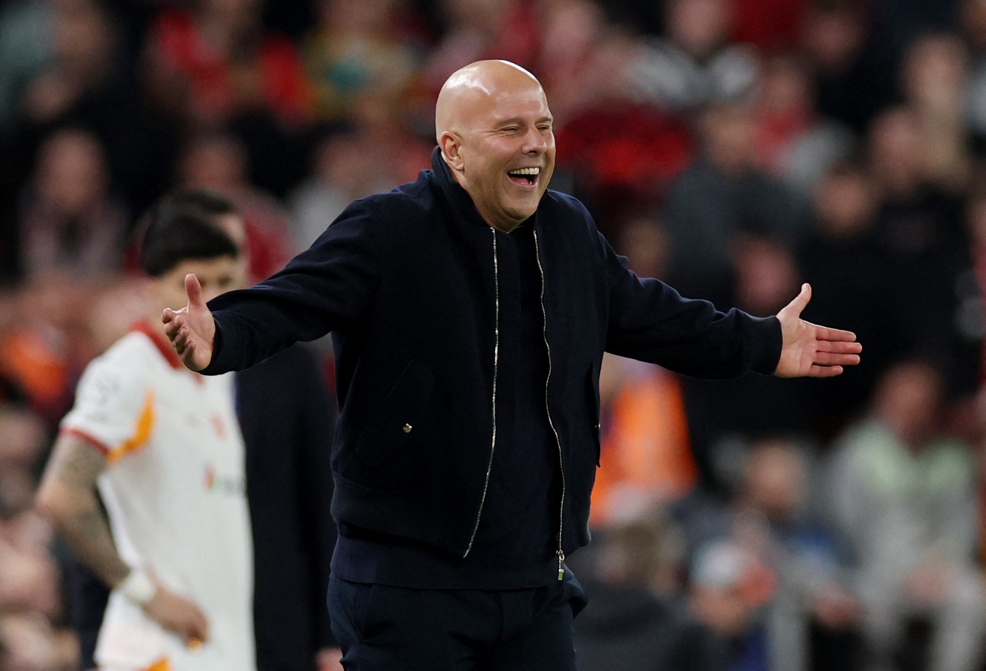 回声报跟队：斯洛特帅位季末评估 欧冠资格成关键