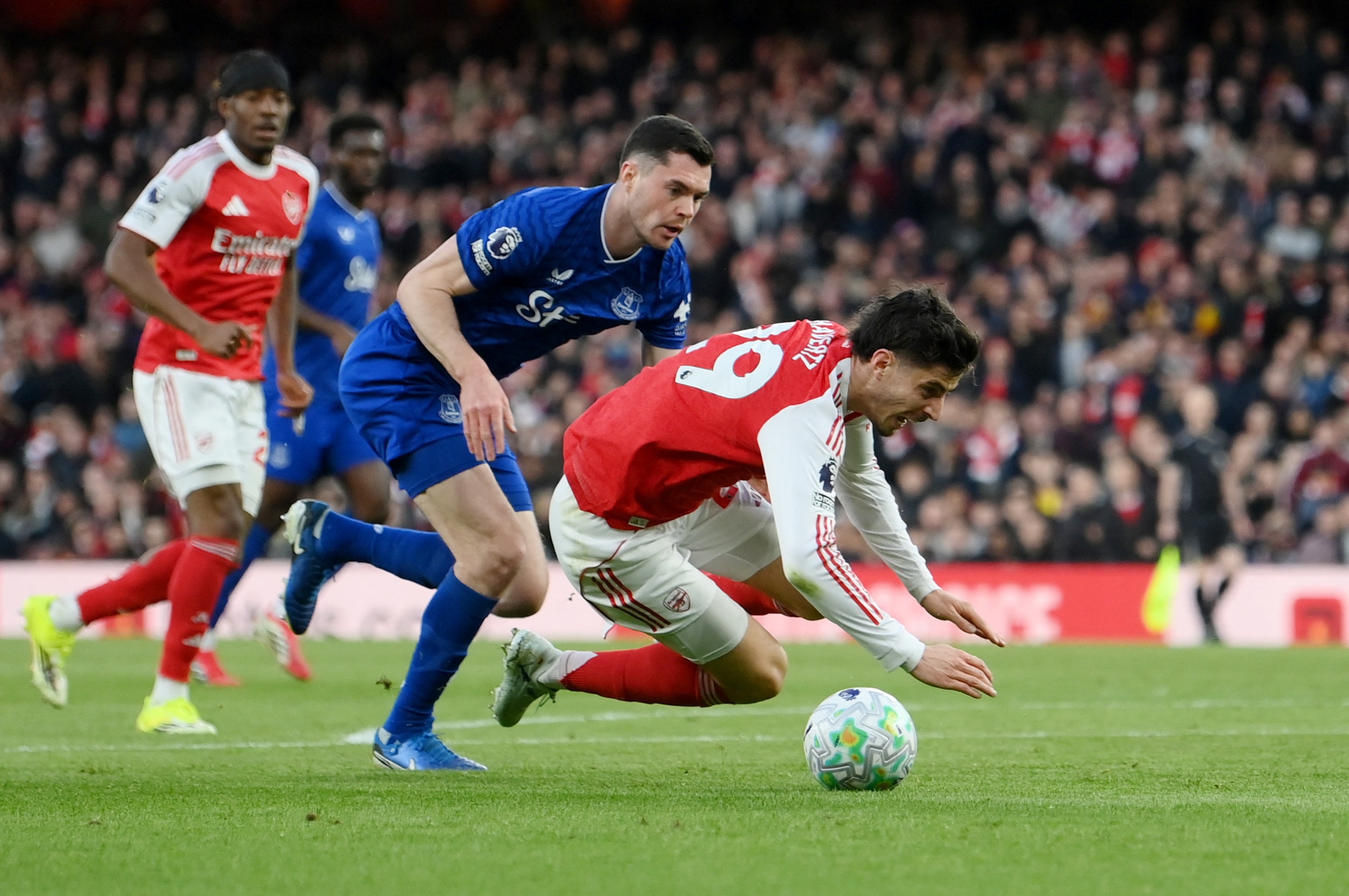 英超裁判小组全票认定哈弗茨应获点球 VAR不介入获多数支持