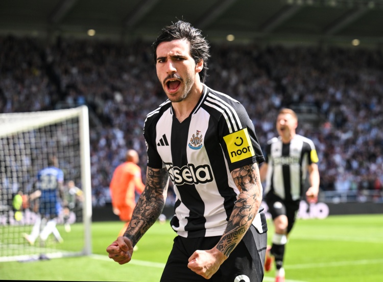 北爱主帅复盘0-2意大利 承认托纳利英超顶级 年轻阵容深度不足