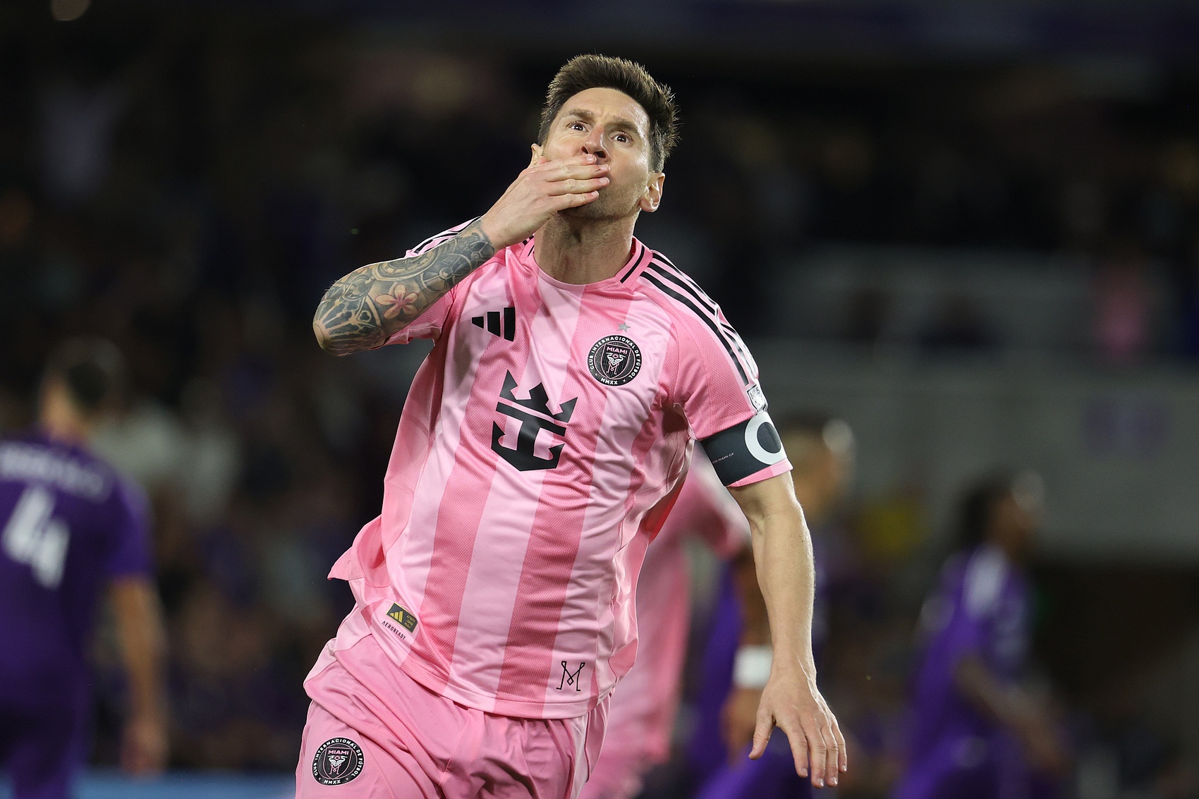 梅西明日热身赛替补待命 阿尔瓦雷斯与尼科·帕斯进入首发