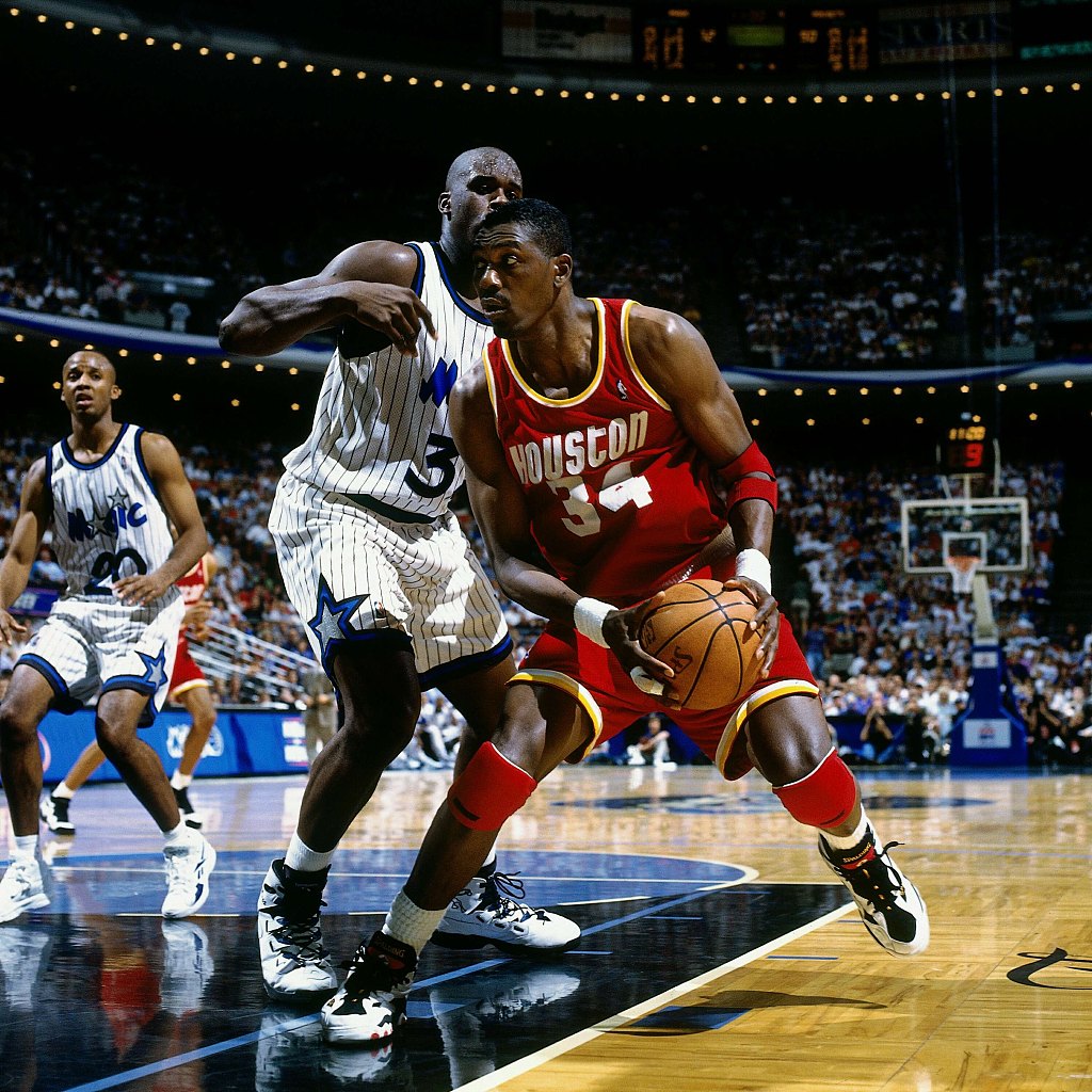 湖人重返争冠行列但胜算最低 52胜与前三席位成硬指标 湖人重返争冠行列但胜算最低 52胜与前三席位成硬指标