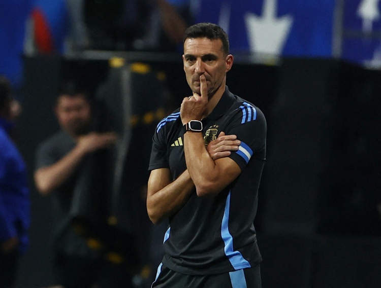 斯卡洛尼谈世界杯备战 名单开放但核心已定 警惕任何对手