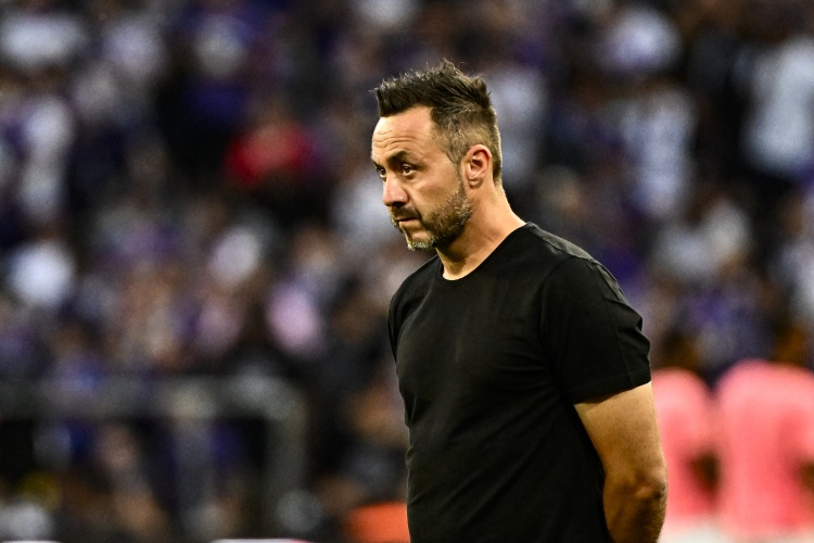 热刺三大球迷组织联合抵制德泽尔比 因其曾公开为格林伍德辩护