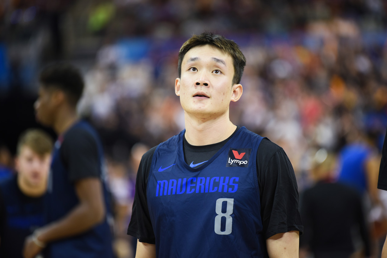 丁彦雨航亲述NBA咫尺之遥 膝伤毁掉独行侠合同