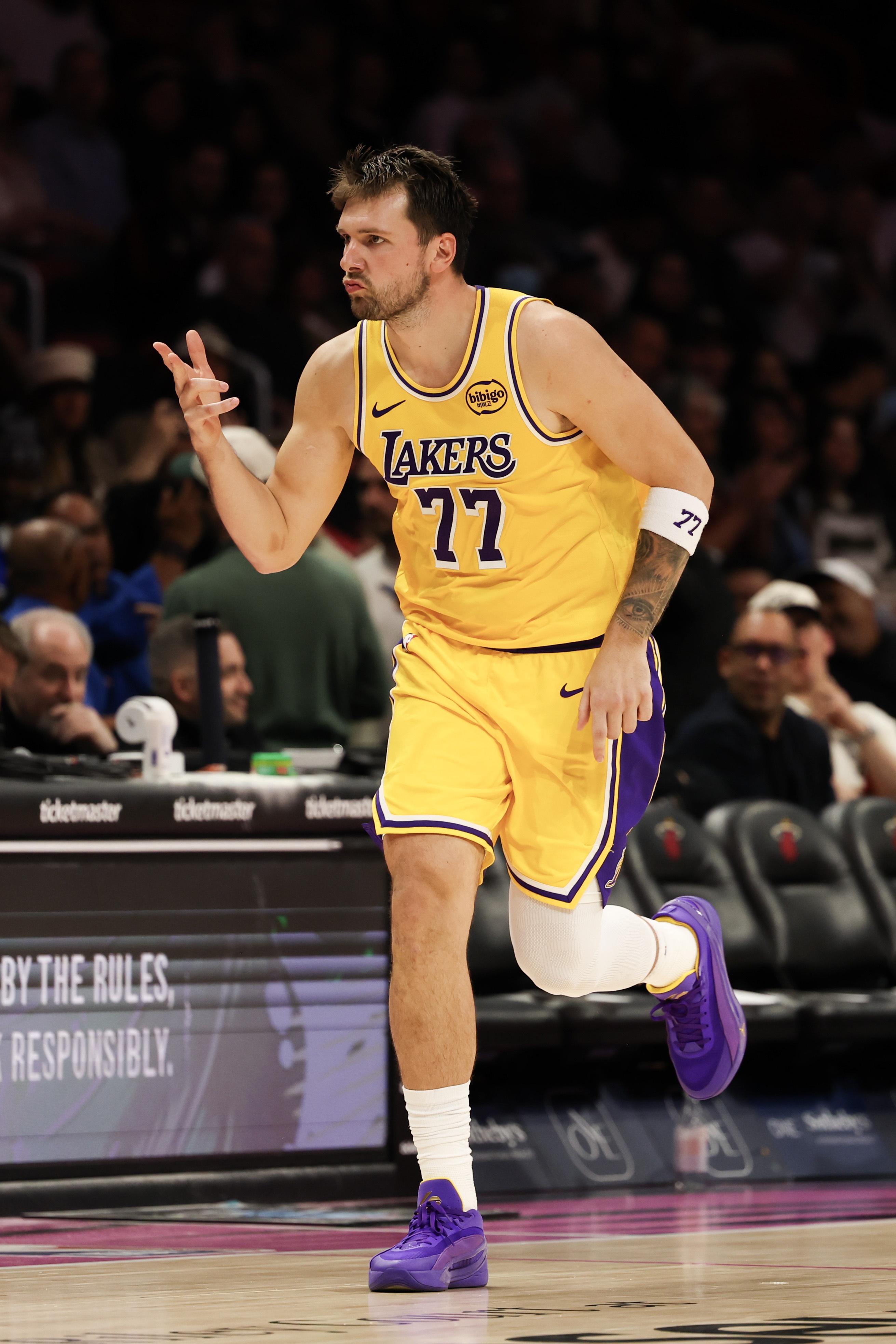 夸梅布朗炮轰沃西言论 称东契奇队史最强论为流量炒作