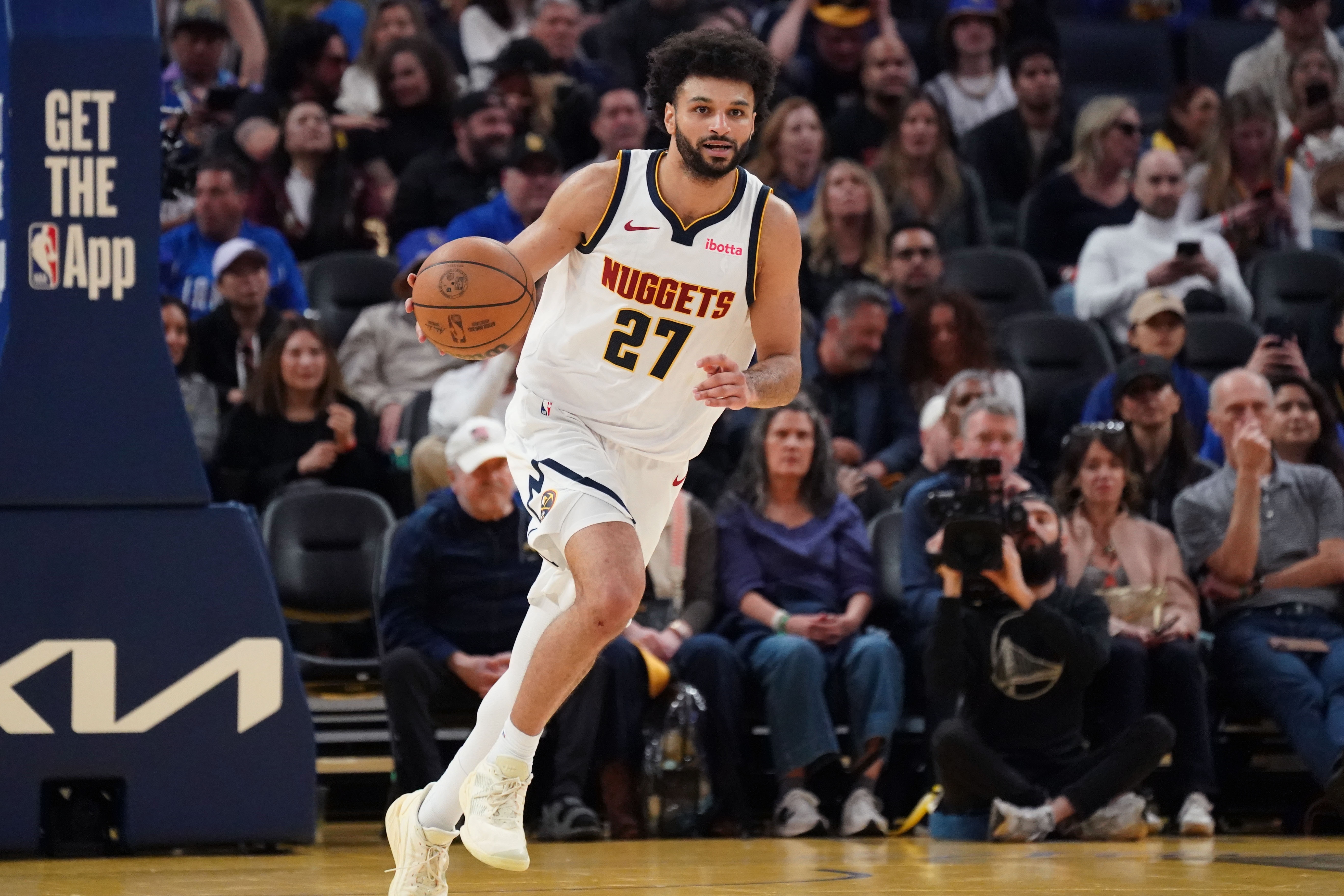 穆雷近五场180俱乐部场均31+7 掘金主控进入精英得分模式