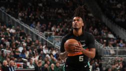 马刺七人上双客场狂胜雄鹿 文班23+15+6卡斯尔斩三双