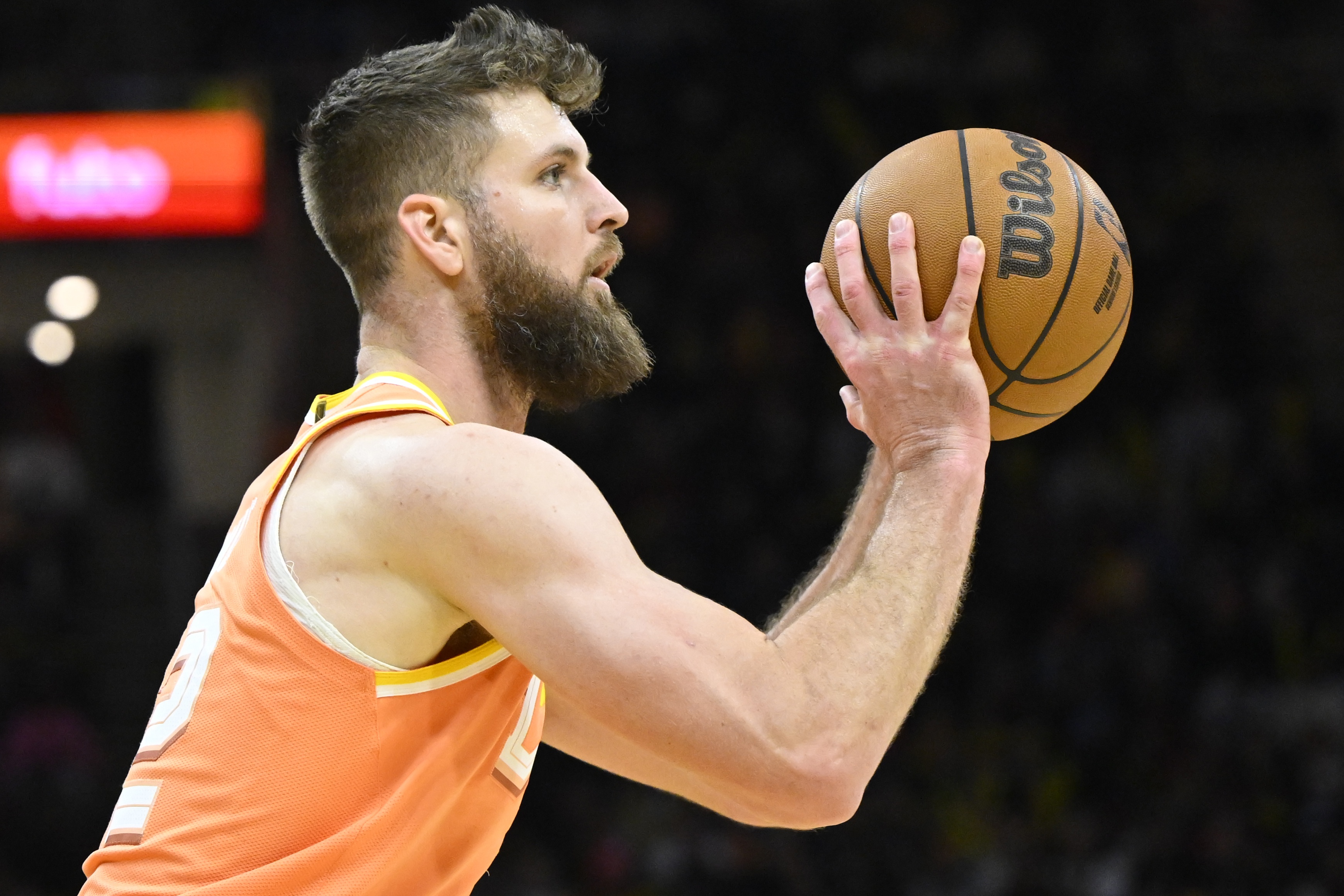 今夏溢价合同预警 伊森哈登波津韦德成焦点 今夏溢价合同预警 伊森哈登波津韦德成焦点