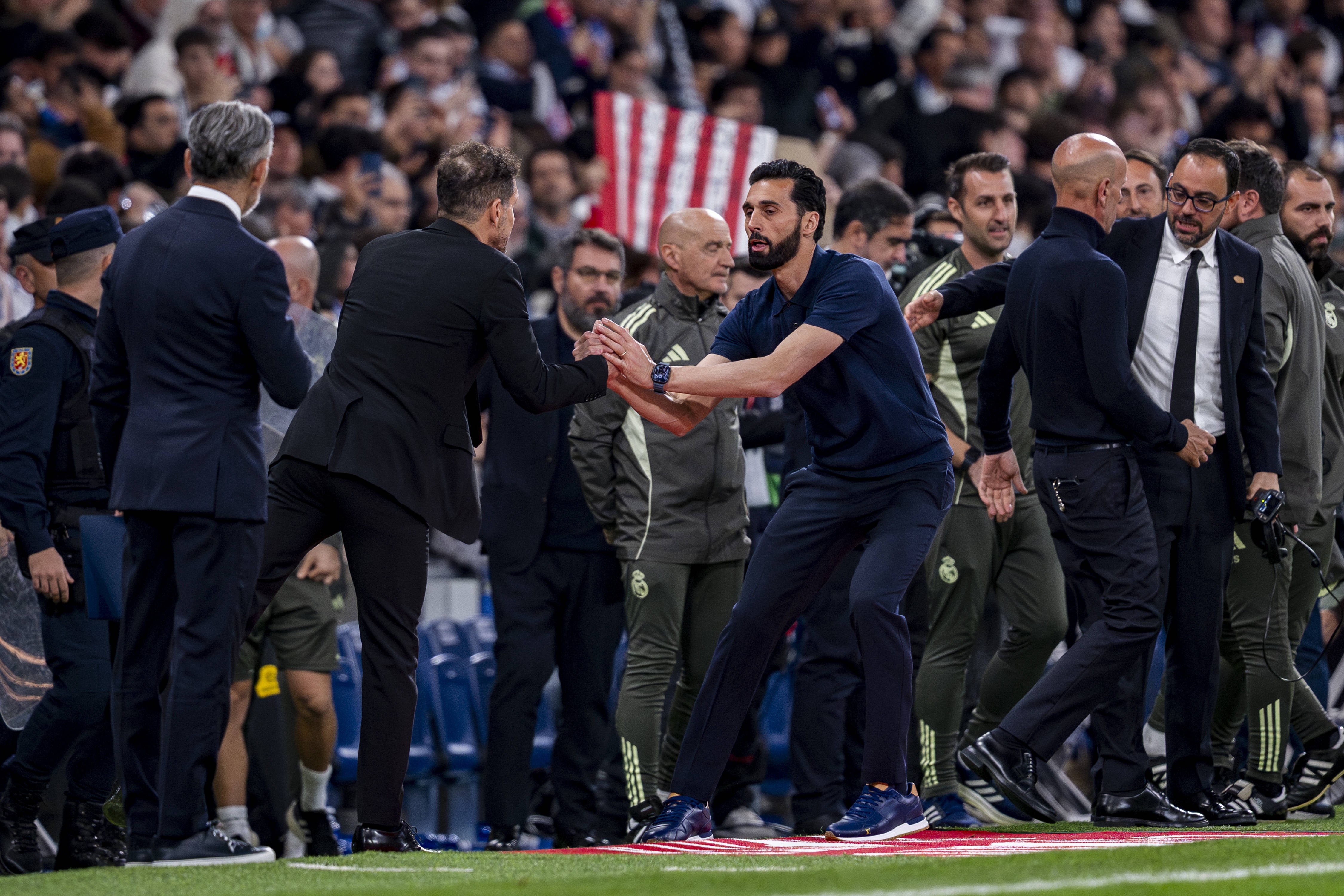 西甲夏窗主帅更迭潮起 巴尔韦德确认离任毕巴