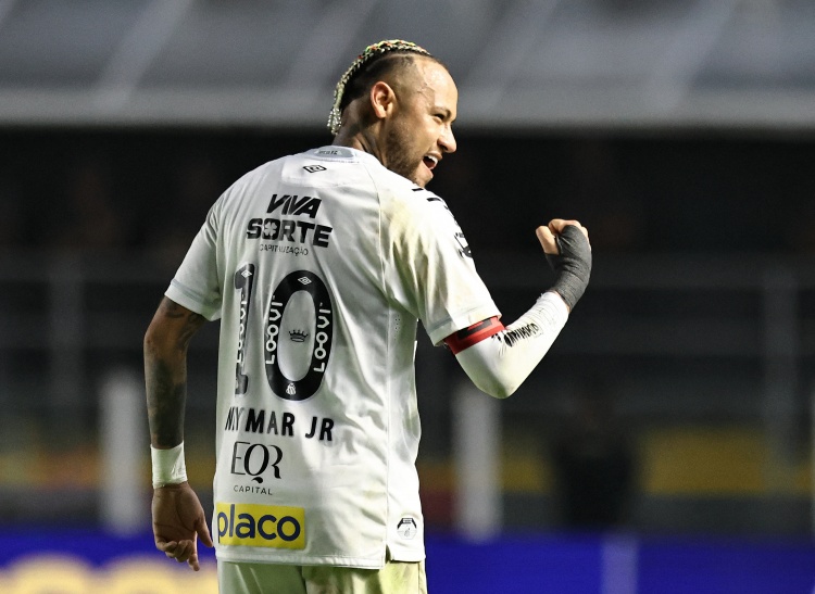 内马尔视弗拉门戈一战为世界杯资格关键战 安切洛蒂教练组现场考察