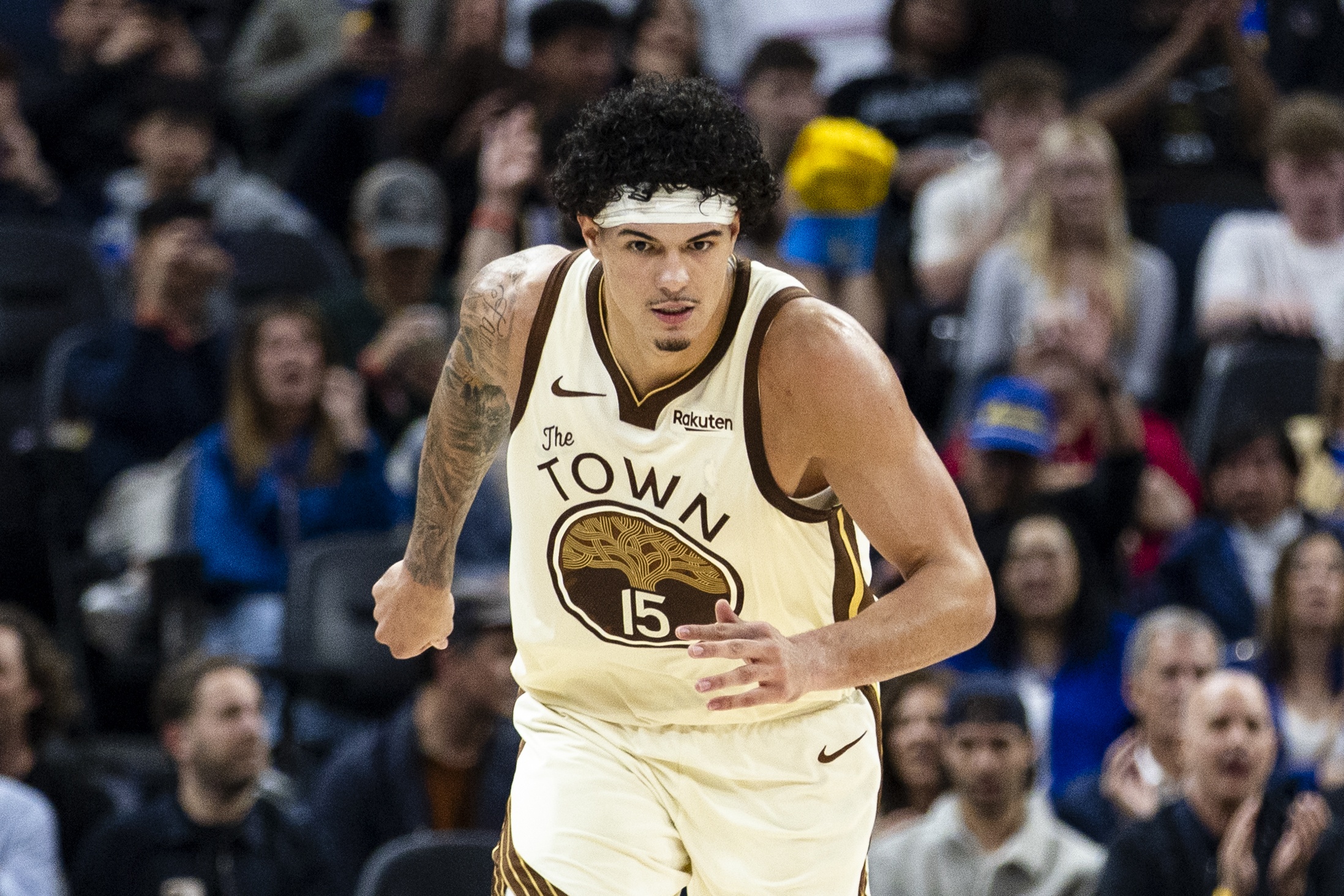 桑托斯32分钟9+10难掩效率低迷 勇士替补席贡献有限