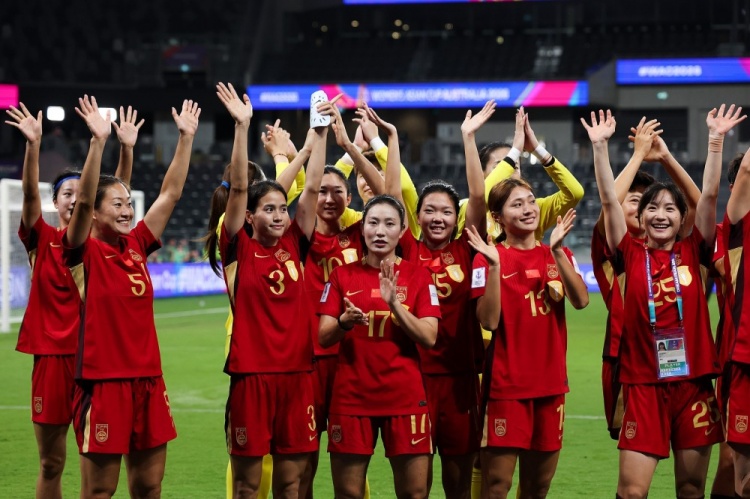 VAR划线透视学争议 技术复盘中国女足制胜球