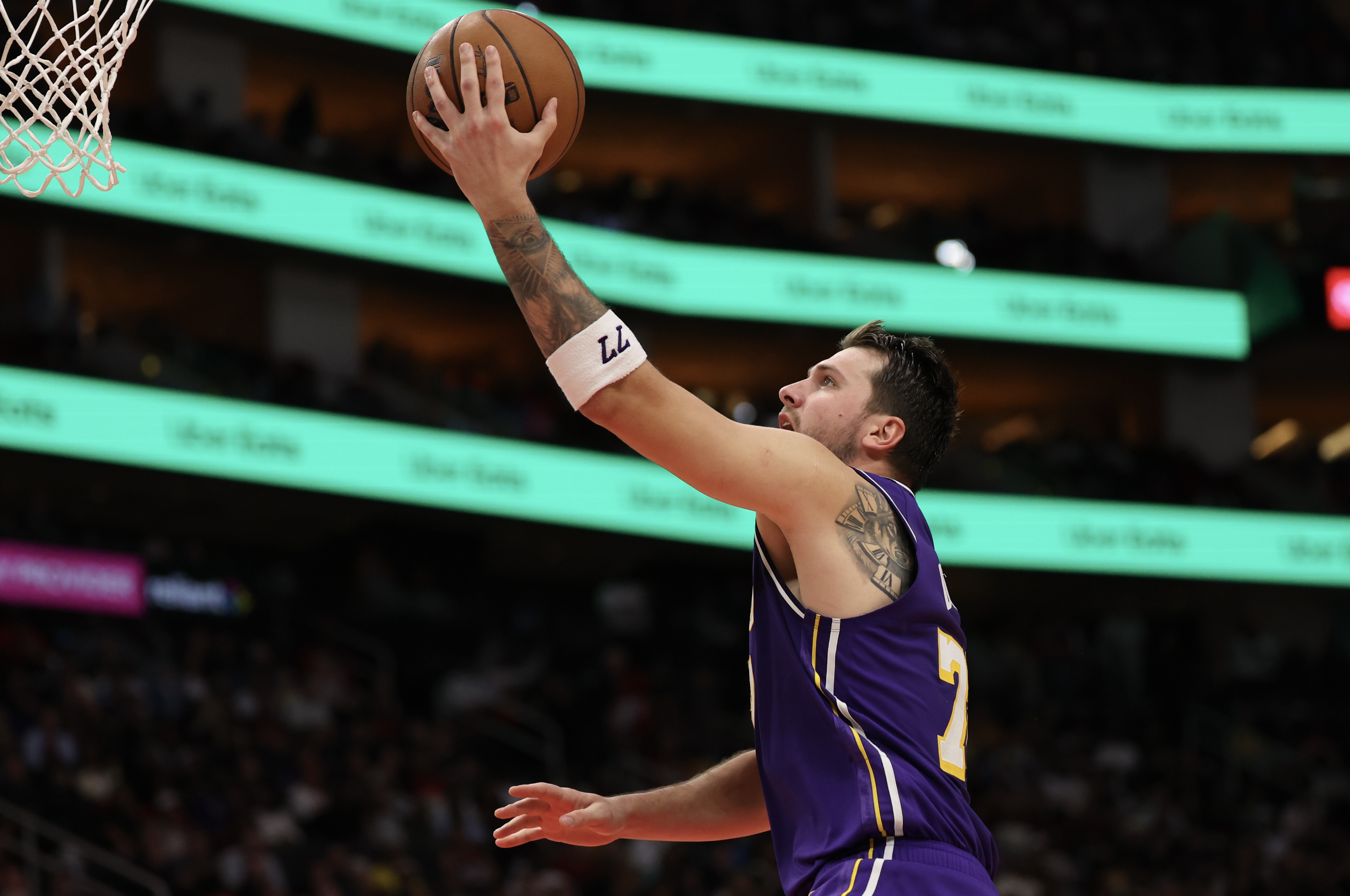 雷迪克透露东契奇减重17公斤 称其身体状态已回新秀年 雷迪克透露东契奇减重17公斤 称其身体状态已回新秀年