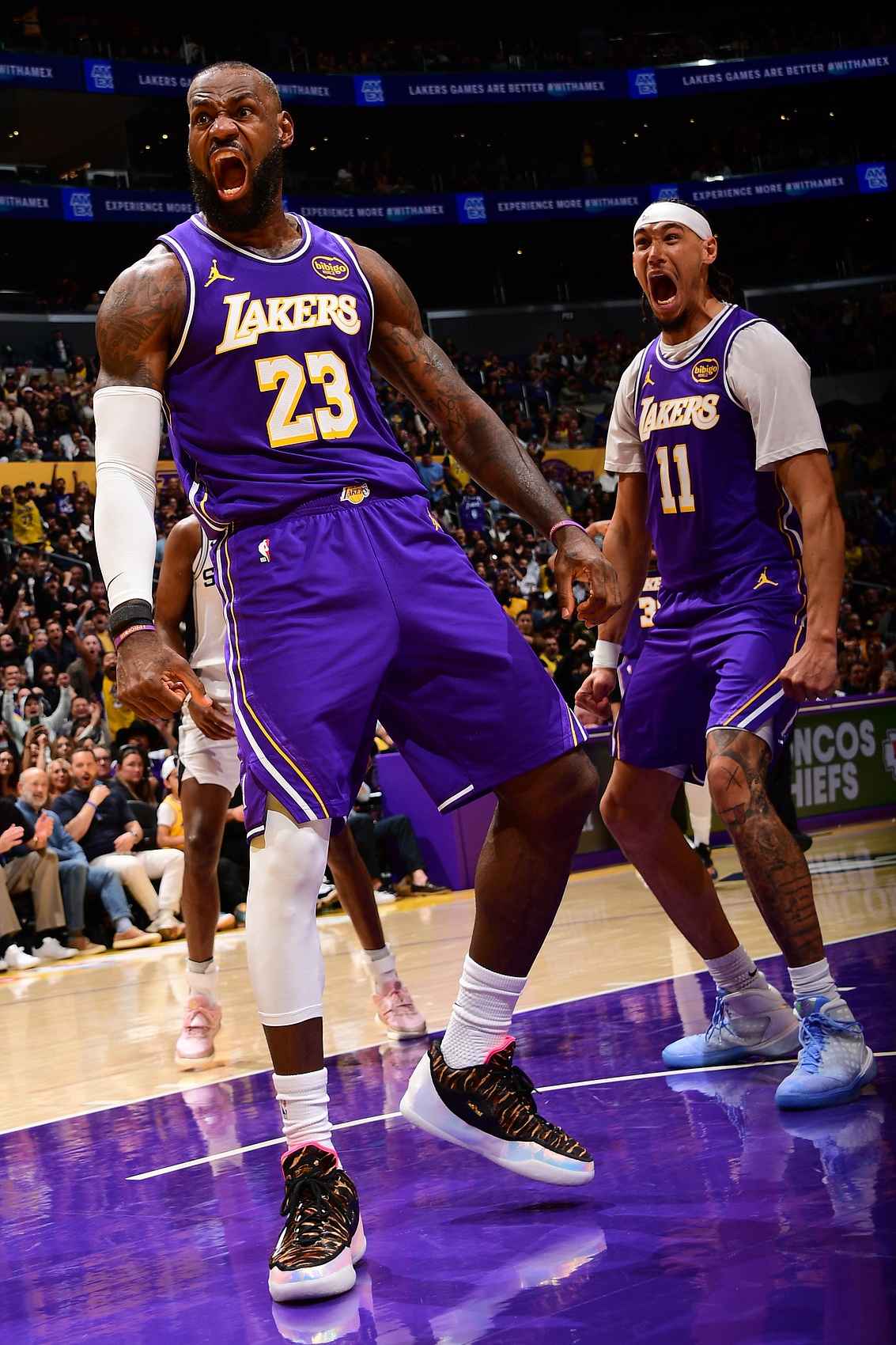 海斯高效19分谈转换动力 詹姆斯快下引领湖人节奏 海斯高效19分谈转换动力 詹姆斯快下引领湖人节奏