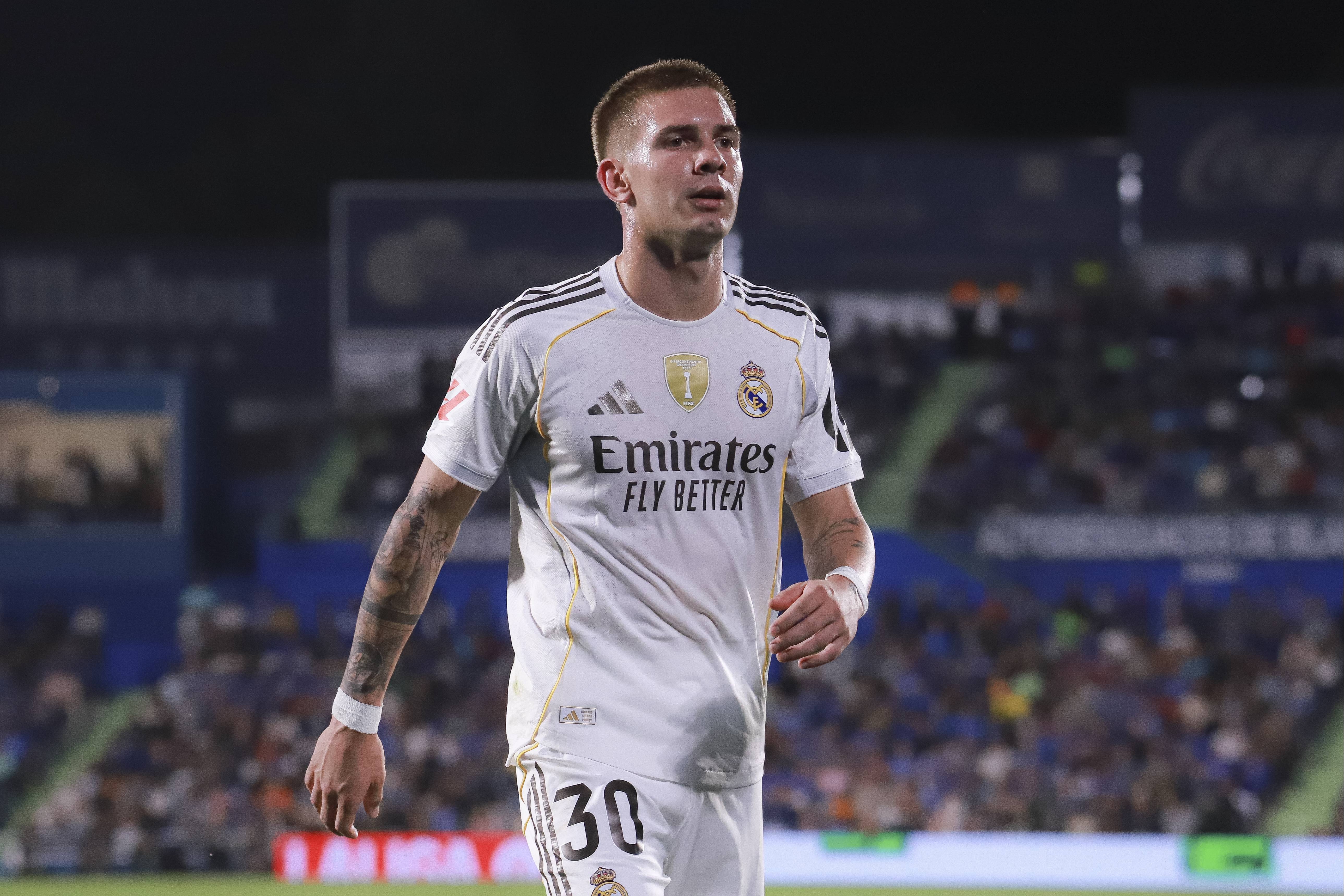 皇马评估马斯坦托诺外租方案 本菲卡有意接盘