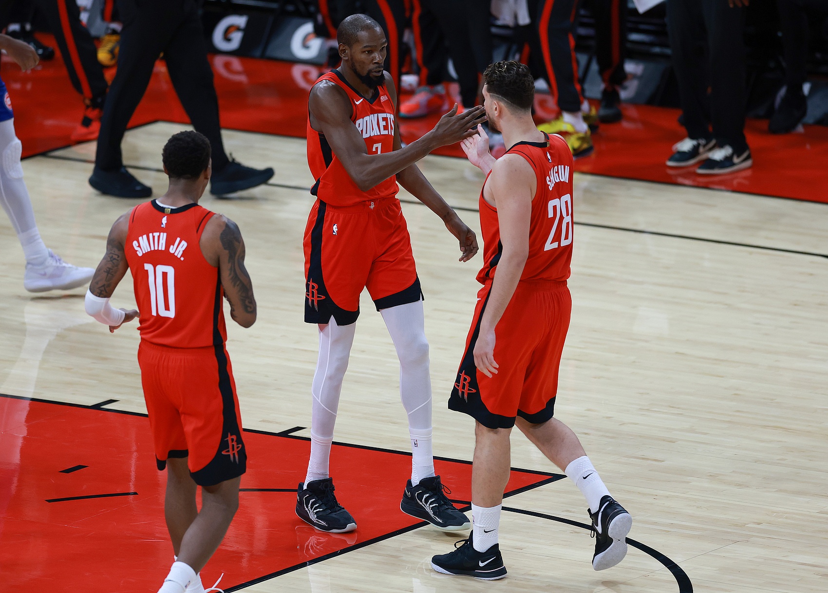 麦迪点出火箭症结 杜兰特小号风波被指影响球队化学反应