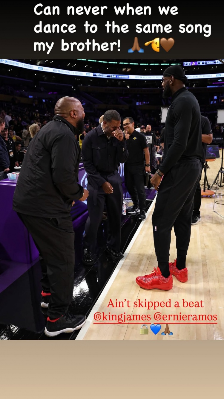 骑士副经理赛前与詹姆斯合影 詹姆斯转发回应兄弟情